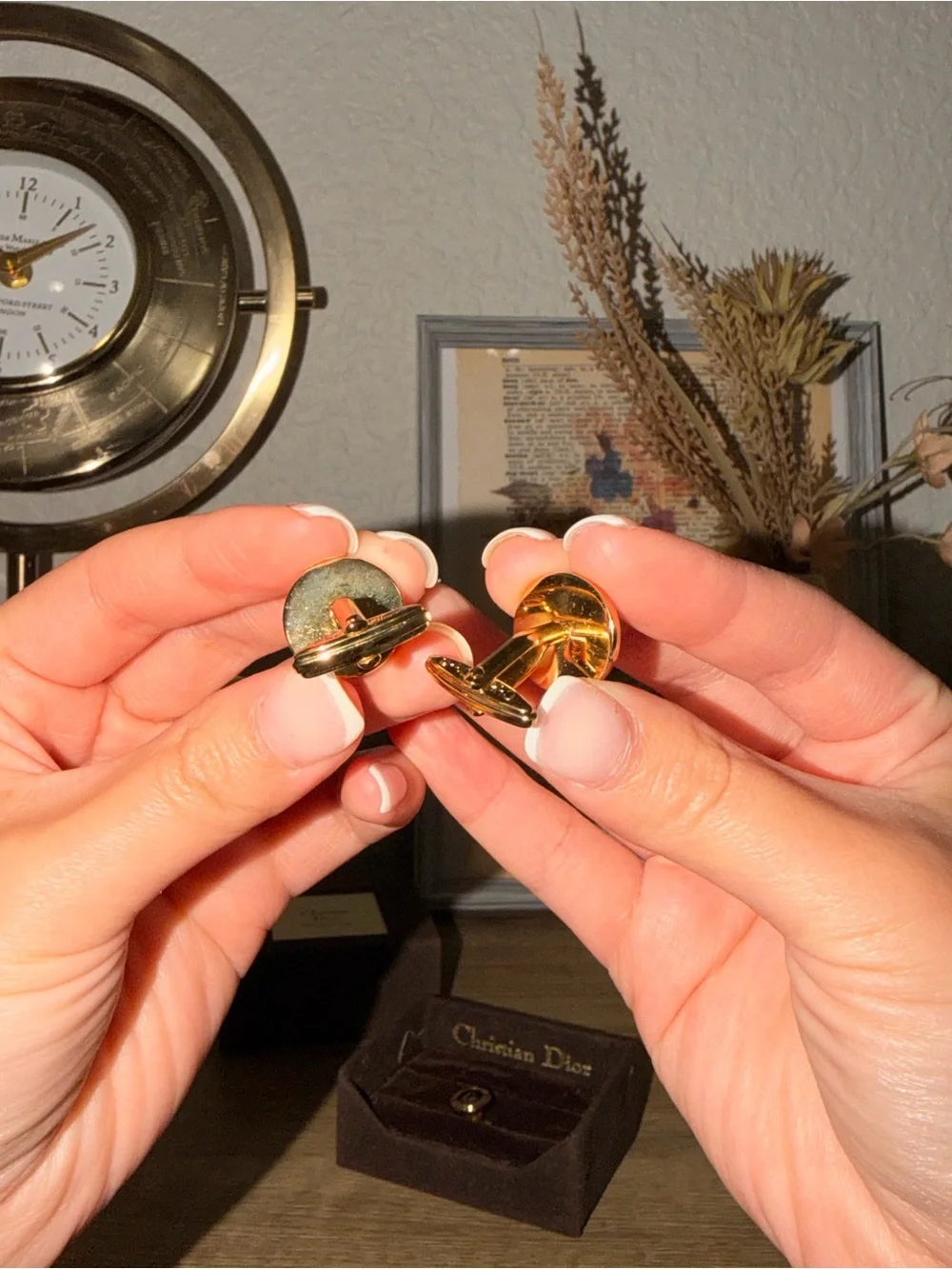 Christian Dior cufflinks in Gold and Black